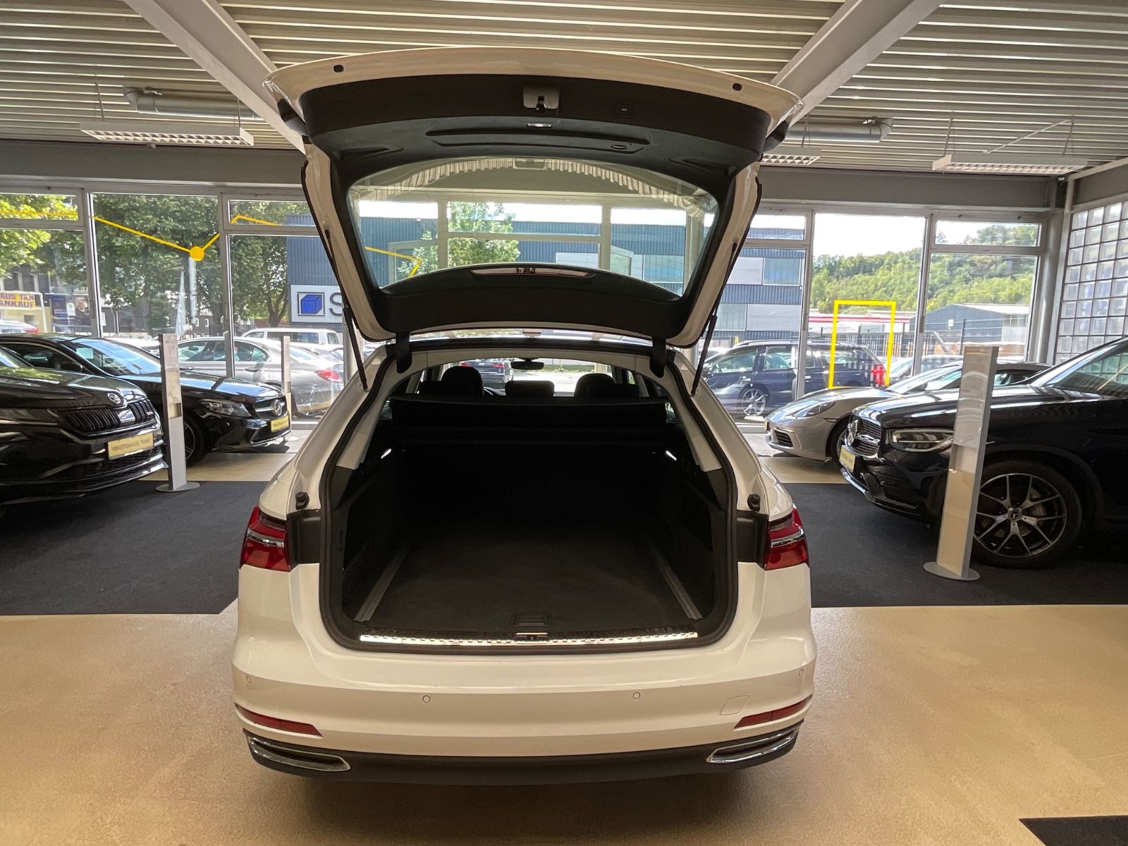 Fahrzeugabbildung Audi A6 Avant 45 TDI quattro*Business-Paket