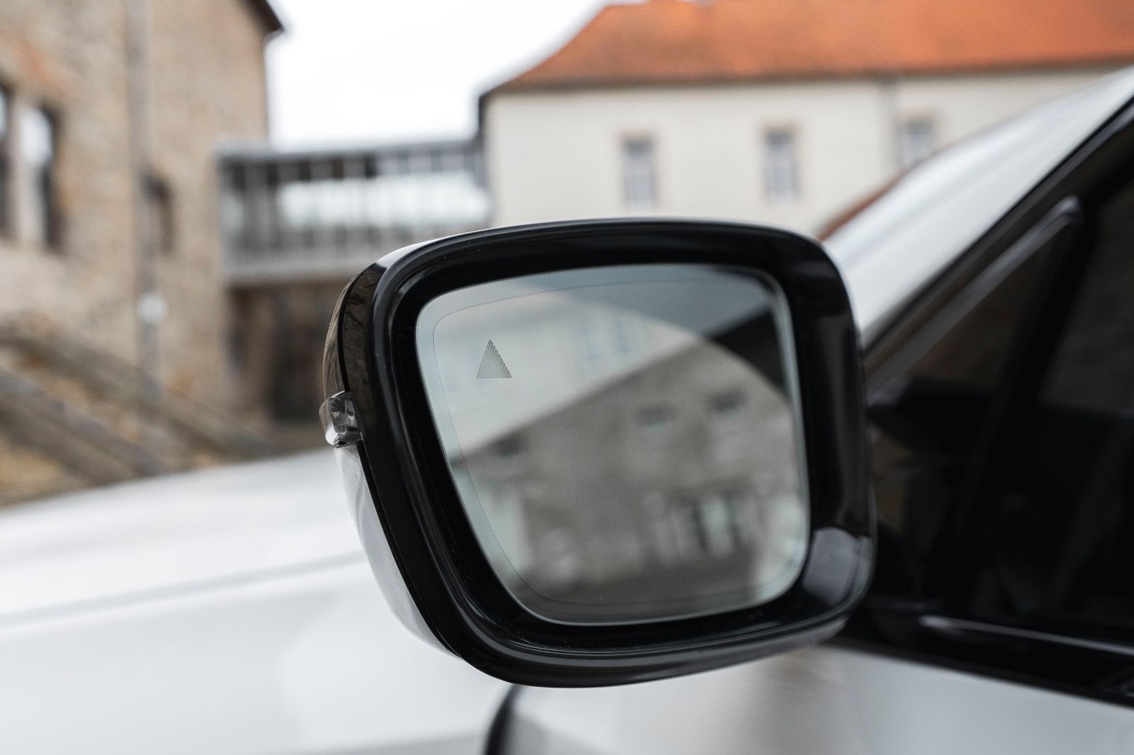 Fahrzeugabbildung BMW 330IX M-Sporpaket LED H&K TOTW CARPLAY KAM