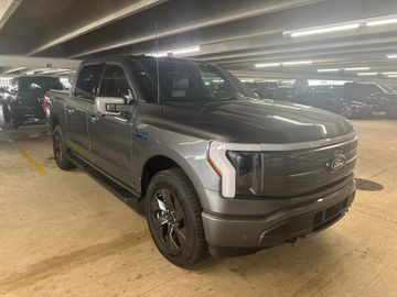 Ford F 150F150 Lightning Lariat  gross Batterie im Vorlauf
