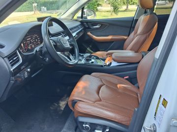 Audi Q7 - 10