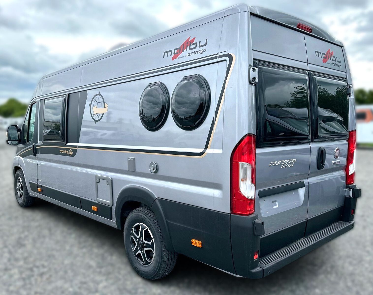 Fahrzeugabbildung Malibu Van first class - two rooms 640 LE RB R1-2