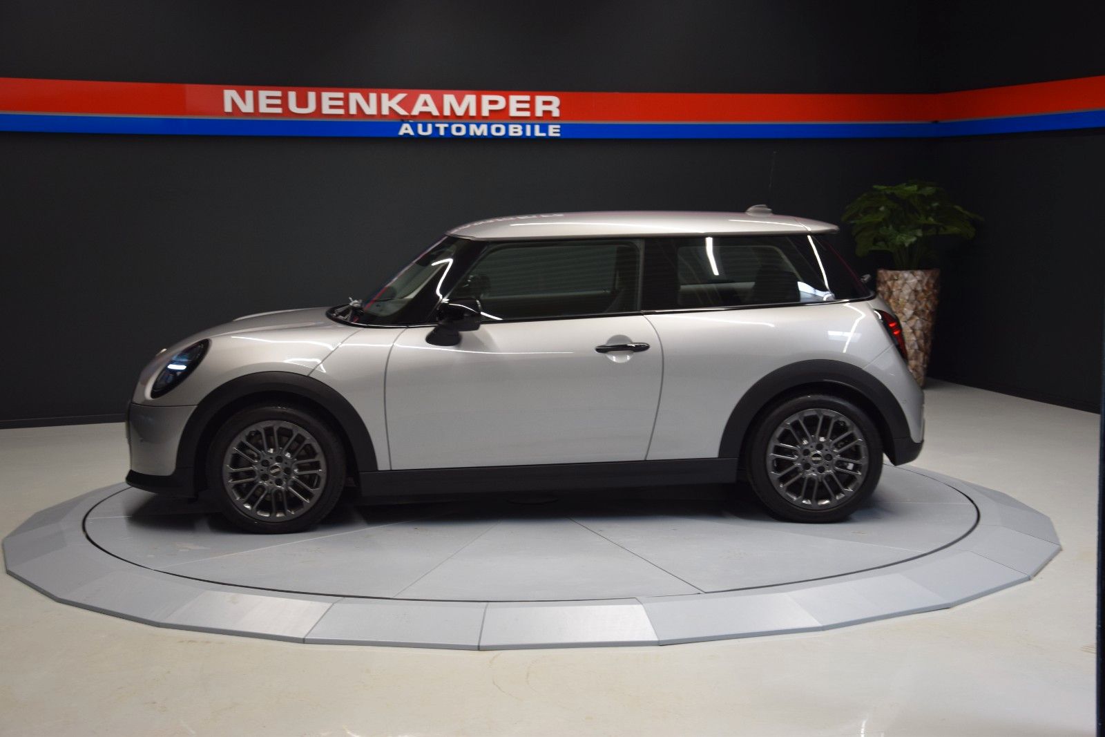 Fahrzeugabbildung MINI Cooper C Ambiente 2-Zonen LED Temp. SitzH.