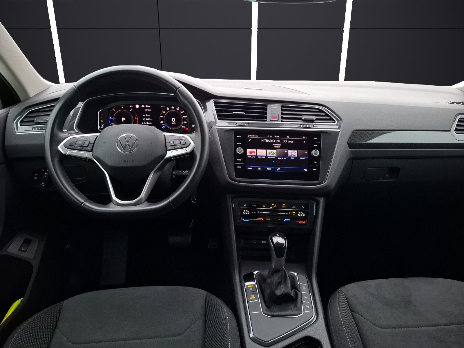 Fahrzeugabbildung Volkswagen Tiguan TDI Elegance DSG Matrix Navi AID Pano ACC