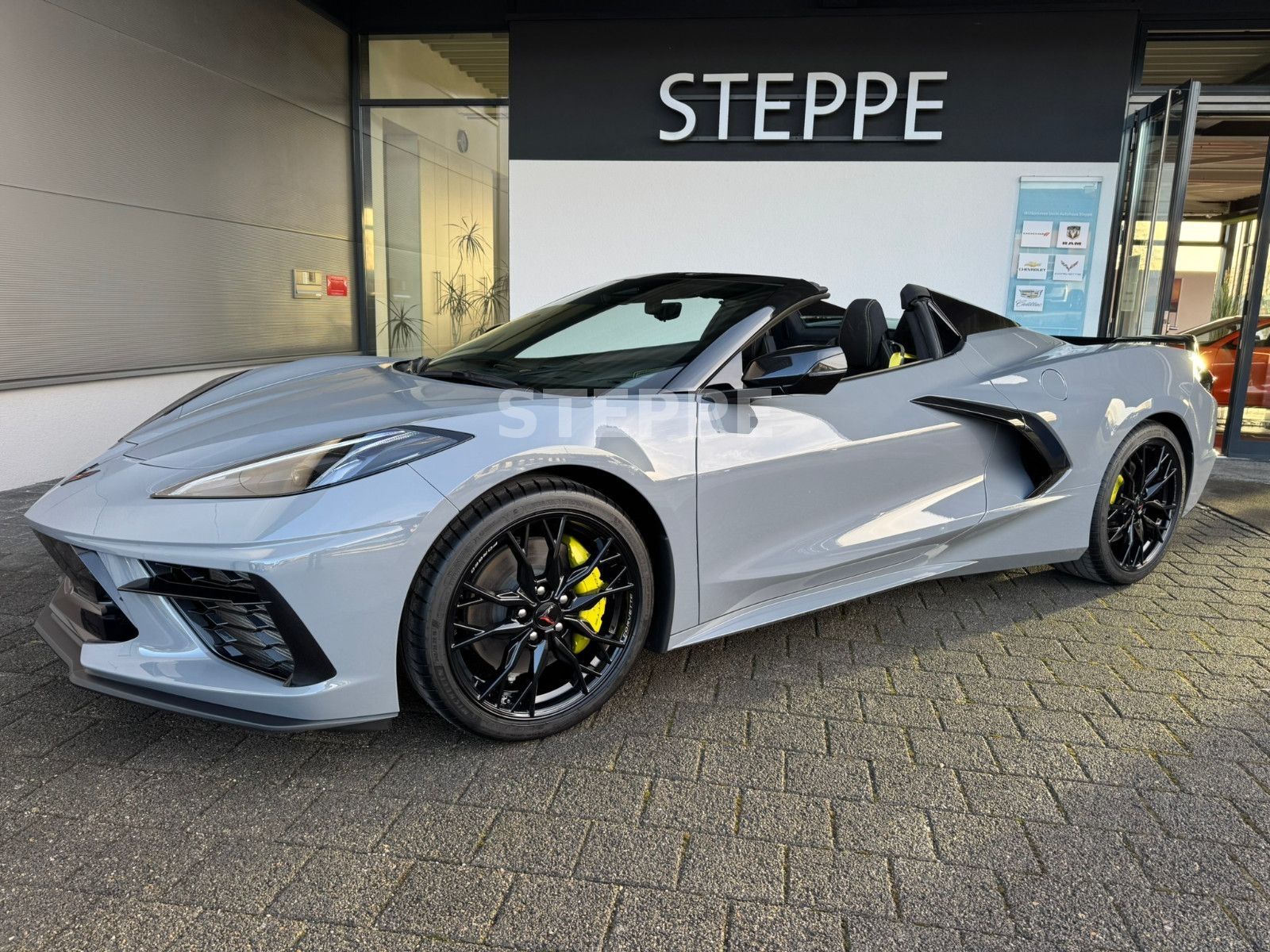 Corvette C8 Stingray Convertible 3LT Europamodell STEPPE