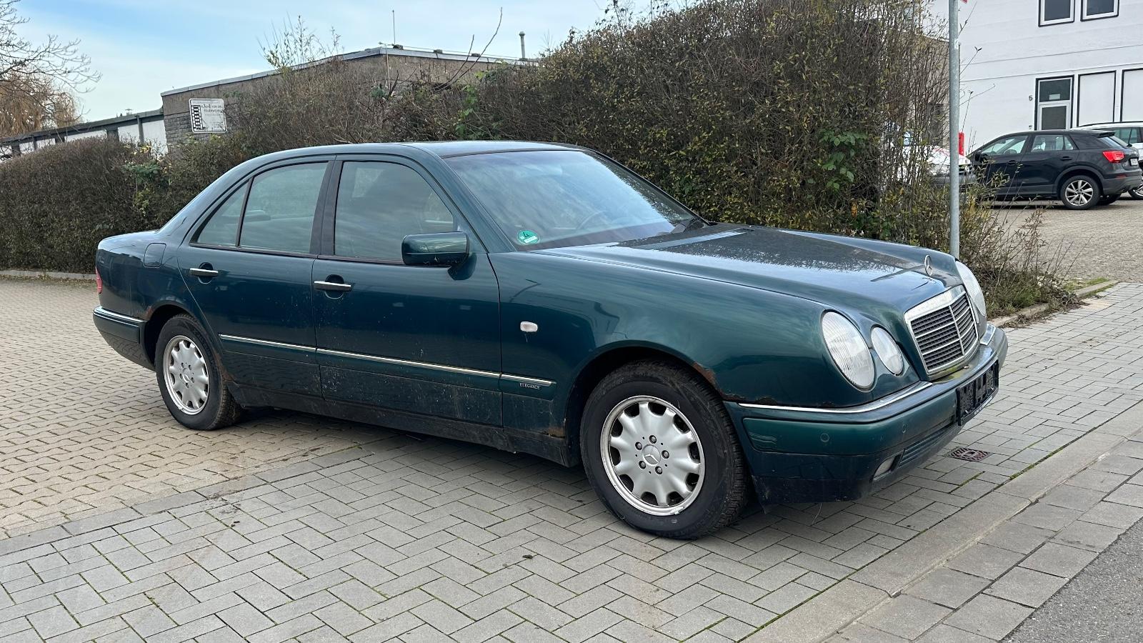 Mercedes-Benz E 230 ELEGANCE Automatik