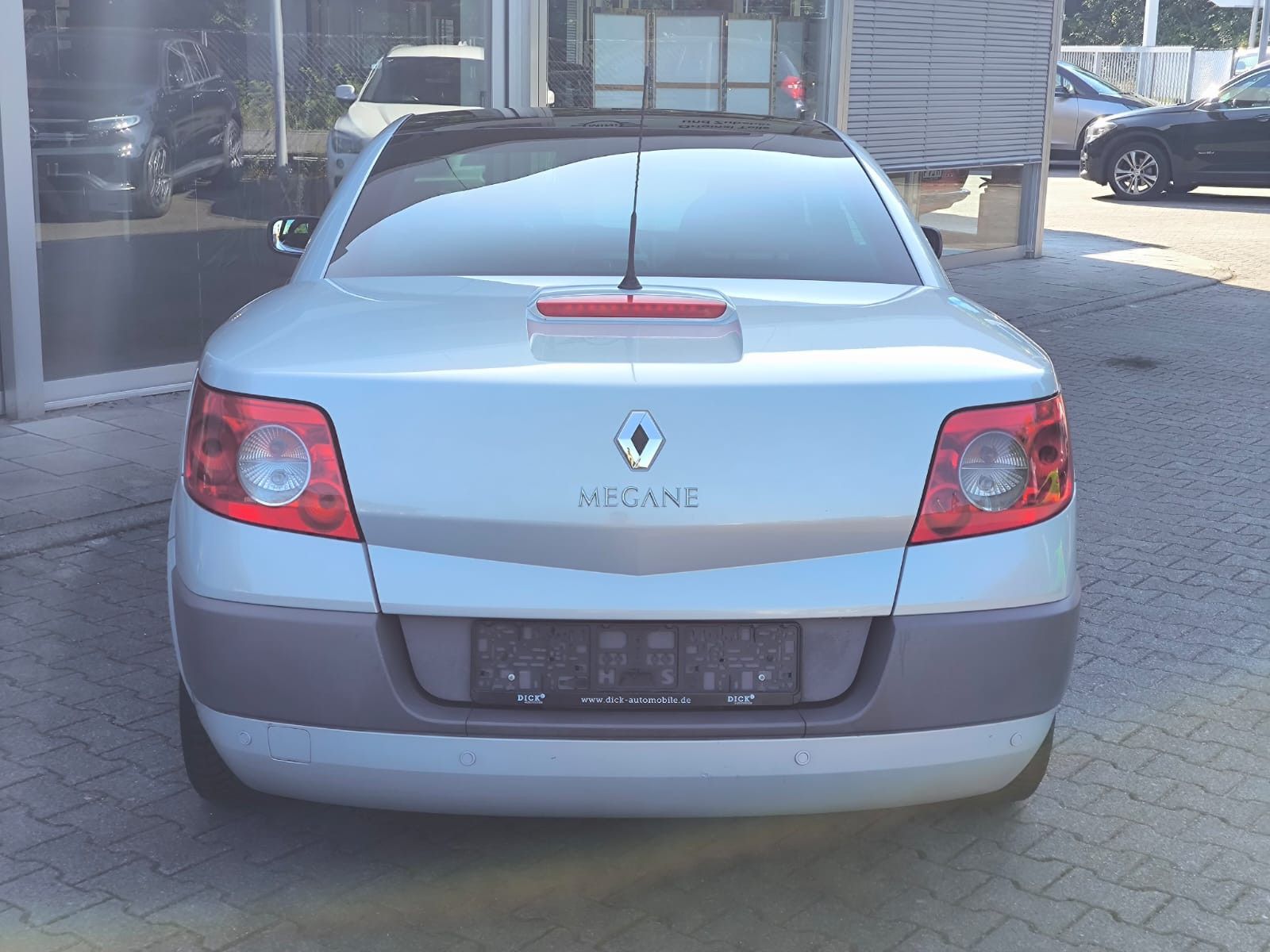 Vehicle image Renault Megane Coupe-Cabriolet Dynamique Luxe *Maintained"