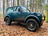 Lada Niva 1,7i 2008 Typ 2121 - Lada Niva i mit Benzin-Antrieb