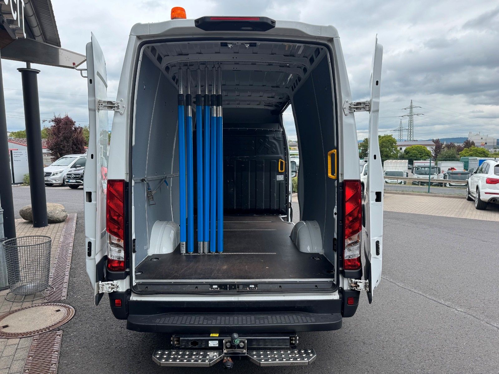 Fahrzeugabbildung Iveco Daily 35S16 *R3.520mm*Automatik*AHK*LED*