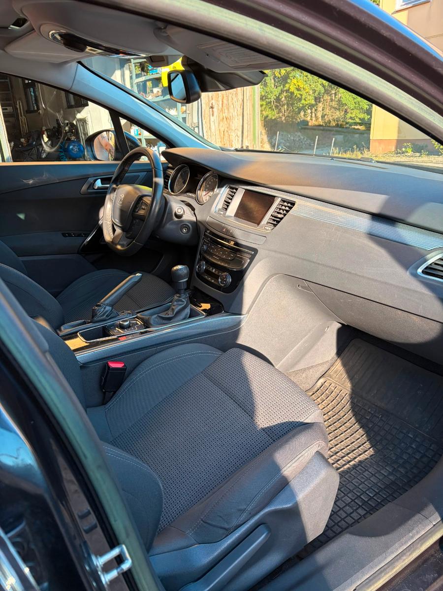 Peugeot 508 2012 — photo 9