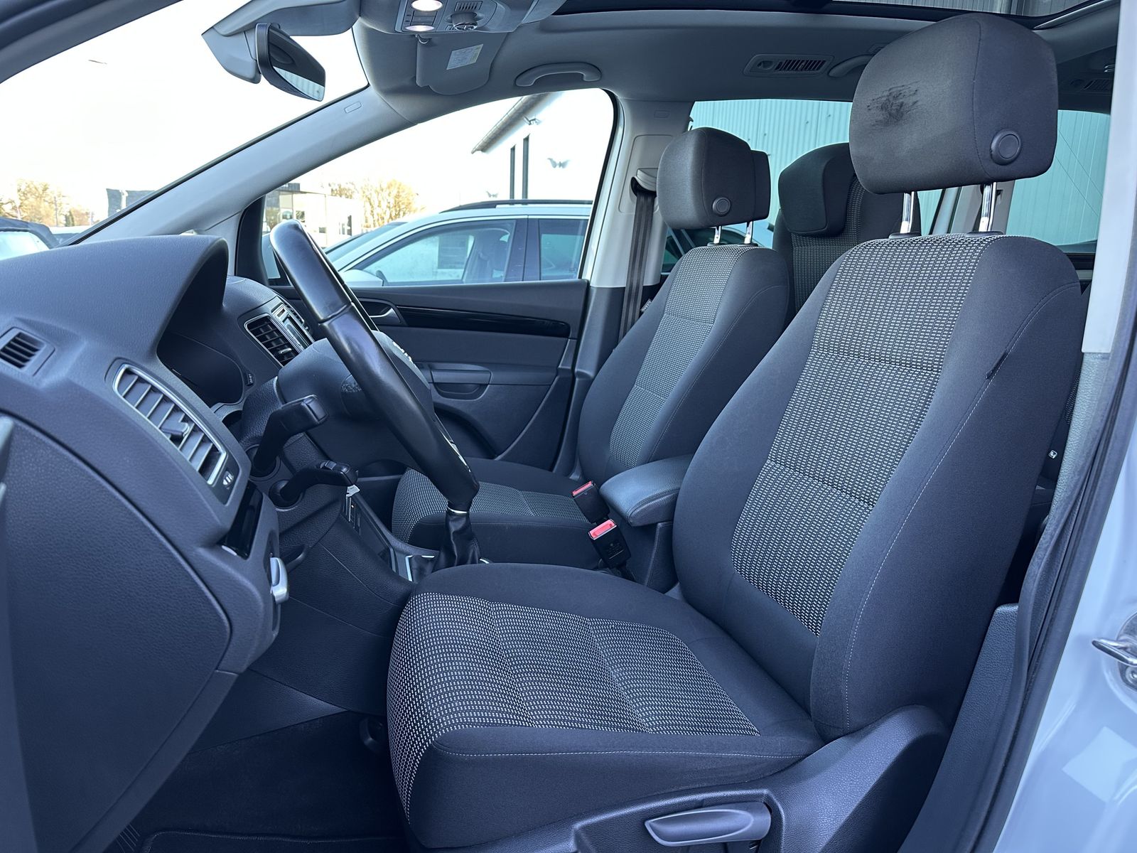 Fahrzeugabbildung SEAT Alhambra 1.4 TSI Style 7-Sitzer NAV+XEN+PANO+KAM