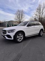 Mercedes-Benz GLC 200/4MATIC/AMG-Line/4x SHZG/360 Grad/Pano - Mercedes-Benz GLC 200 von privat