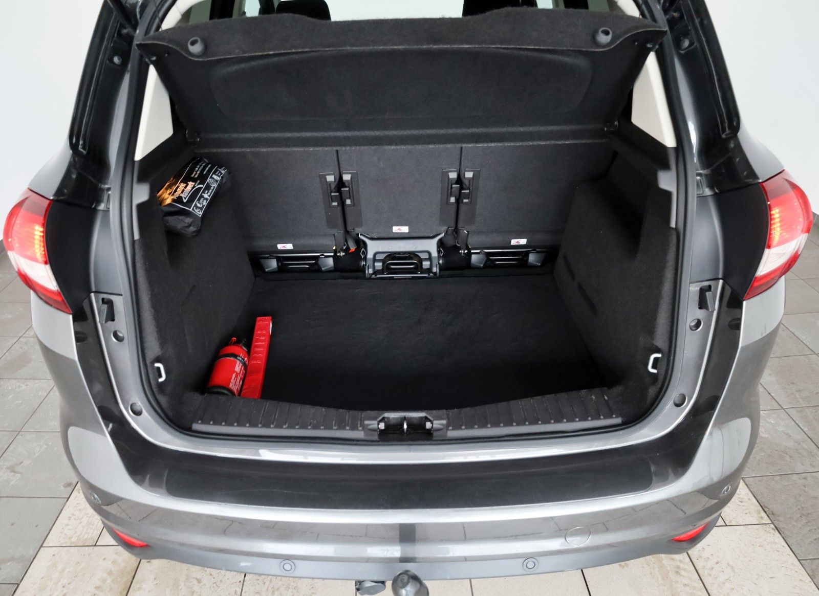 Fahrzeugabbildung Ford C-MAX Cool & Connect Navi,Kamera,SH,AHK,SR+WR