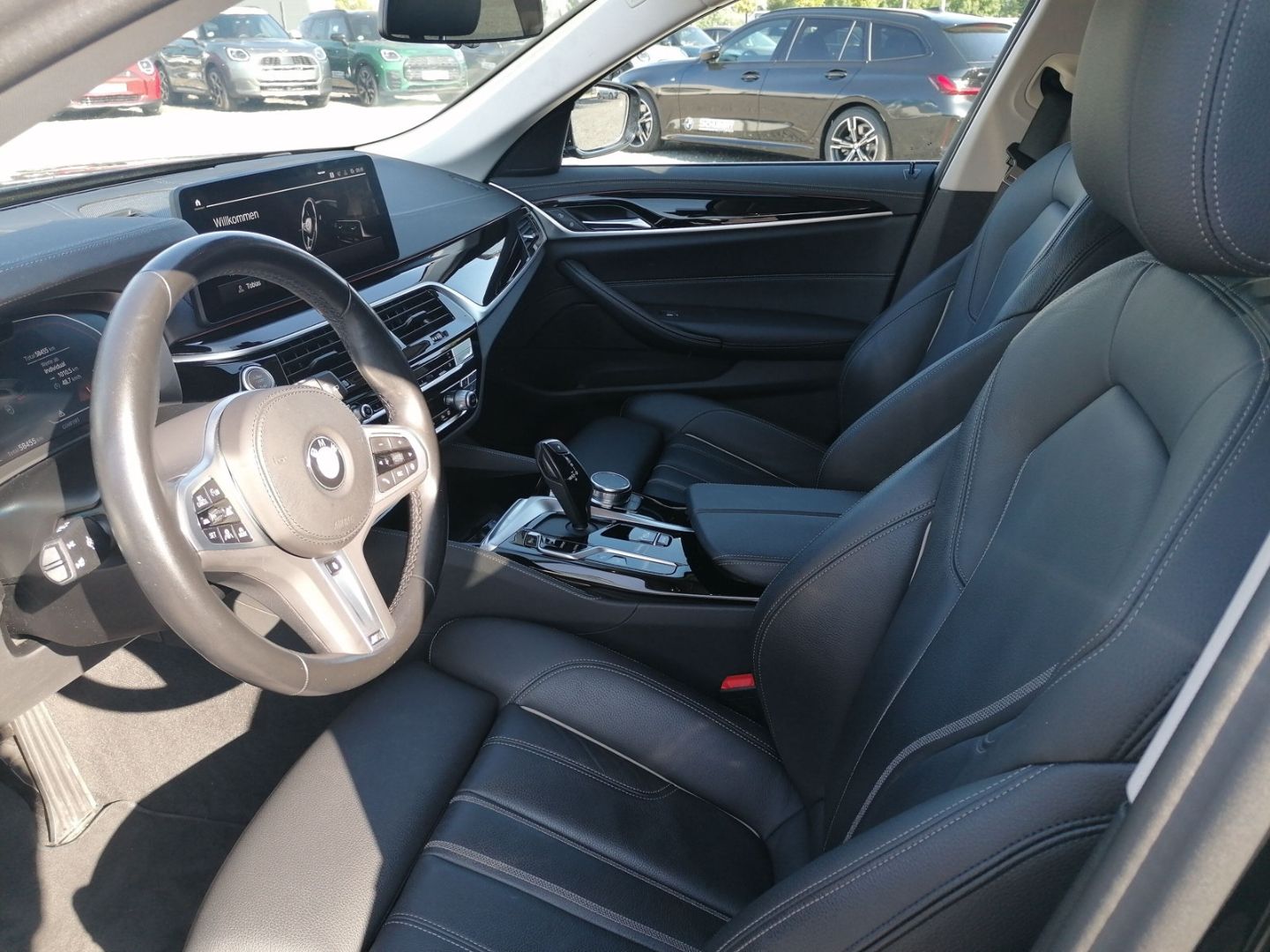 BMW 520 d xDrive Touring Luxury Line  Park-Assistent foto 19