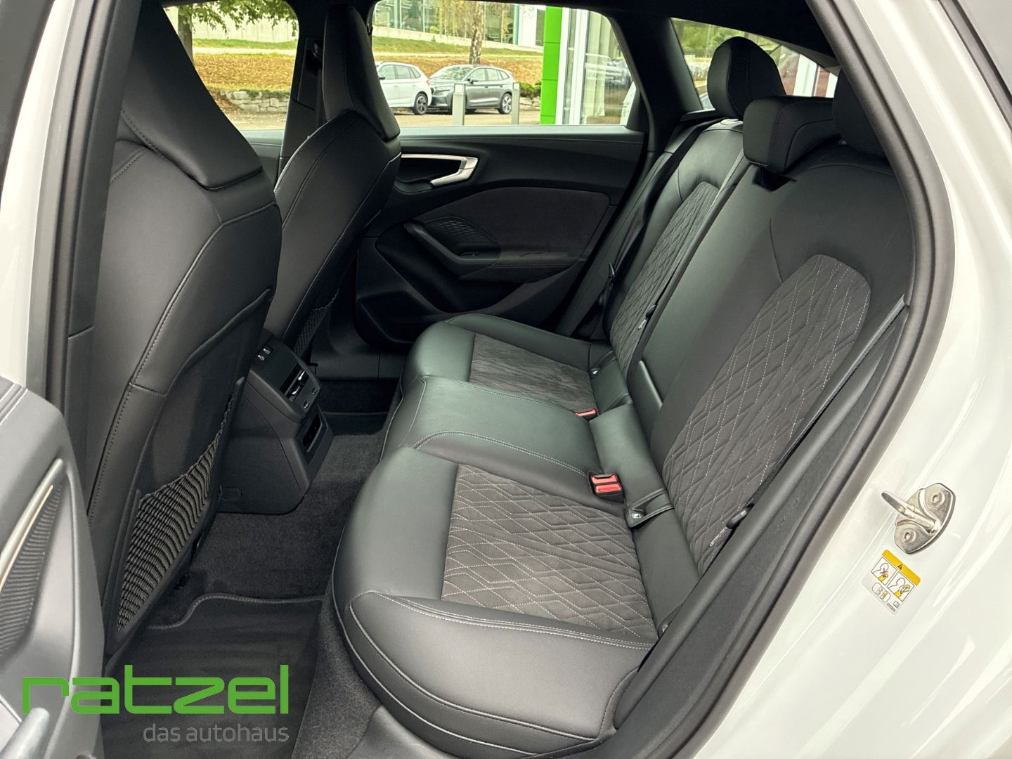 Fahrzeugabbildung Audi S5 quattro Avant S tronic Navi Digitales Cockpit