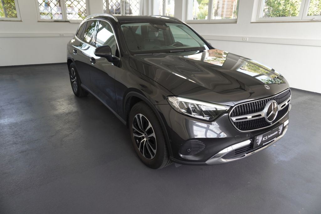 Image of Mercedes-Benz GLC 220