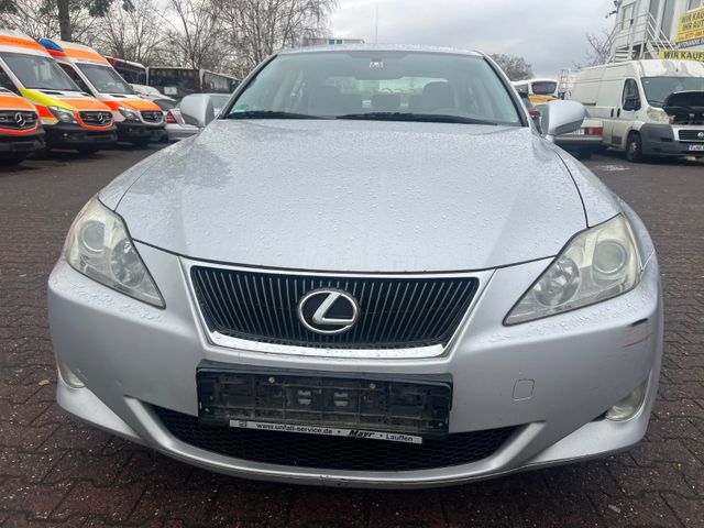 Lexus IS 220