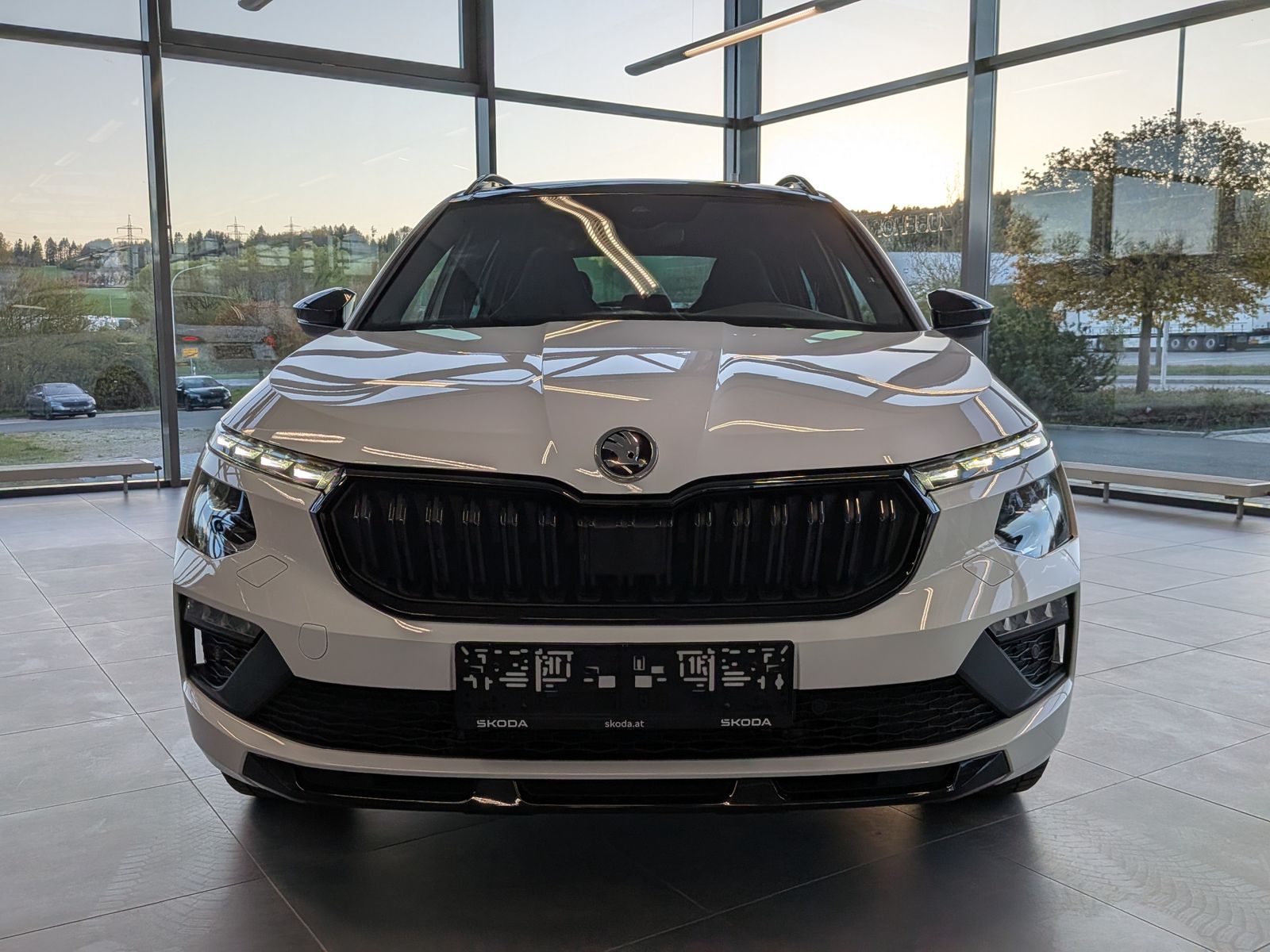 Fahrzeugabbildung SKODA Kamiq 1.5 TSI DSG Monte Carlo Pano Matrix 5J.GAR