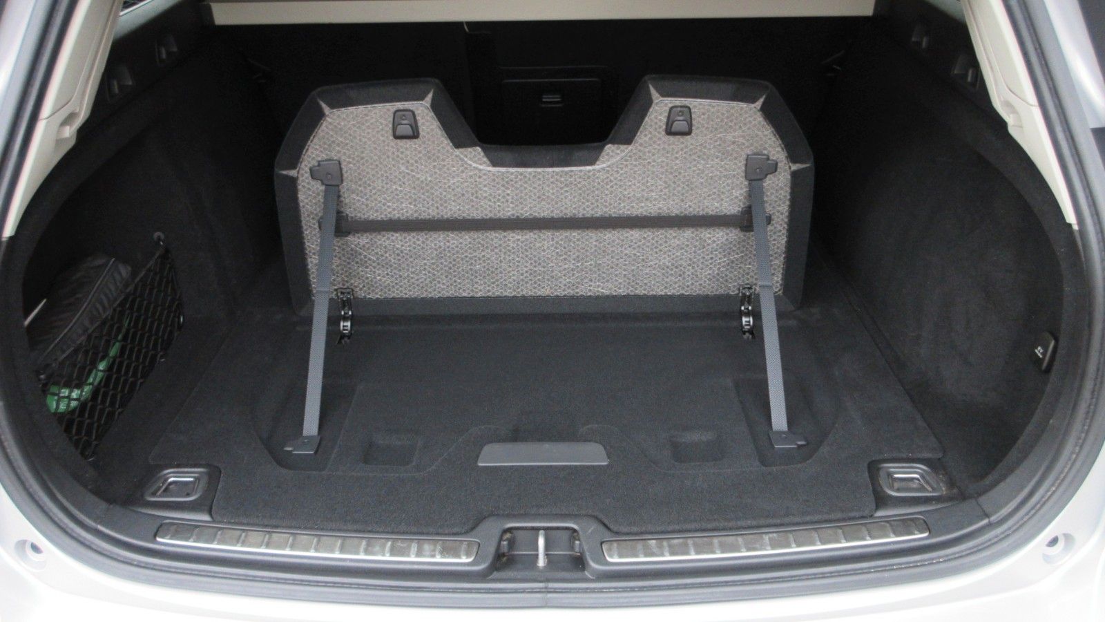 Fahrzeugabbildung Volvo V60 T8 Plus Bright | AHK |