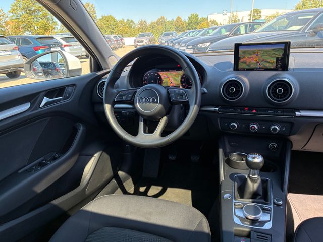 Fahrzeugabbildung Audi A3 Limo 35 TFSI >S Line/PANO/NAV/LED/Sitzheiz<