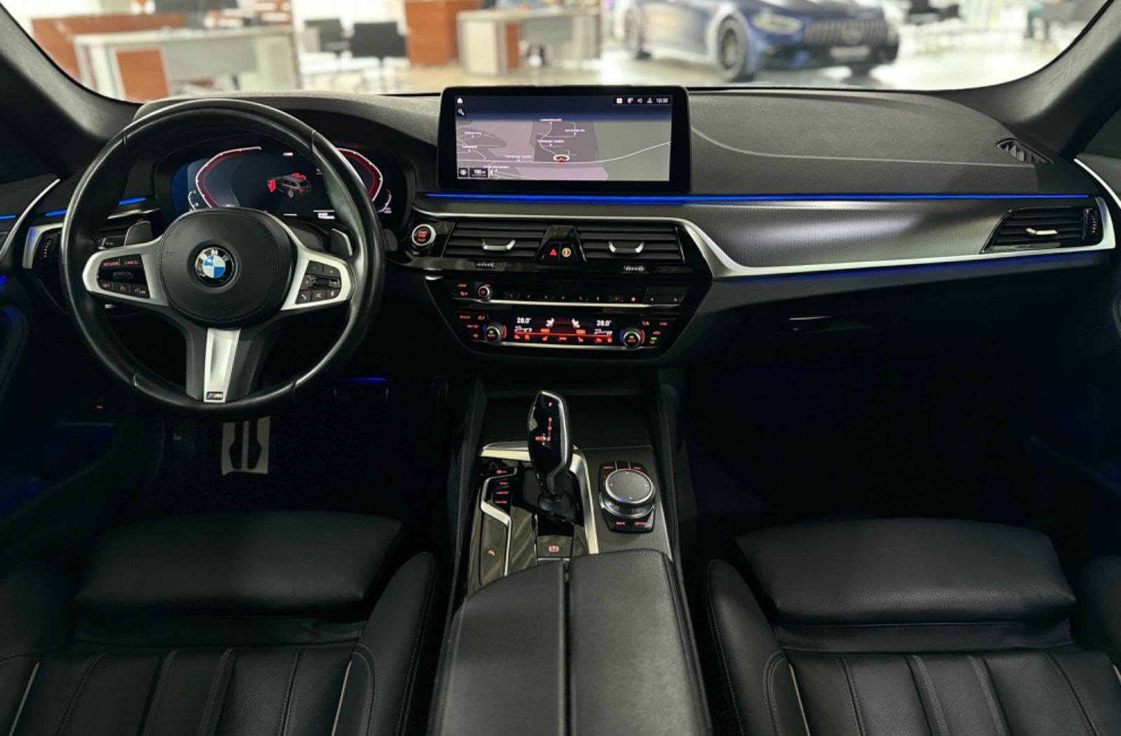 Fahrzeugabbildung BMW 520d M Sport DAB Kamera LED Panorama Individual