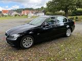 BMW E90 325i Org 139Tkm 12 Monate Gewähr Automatik - BMW 325 aus 2006: 325i