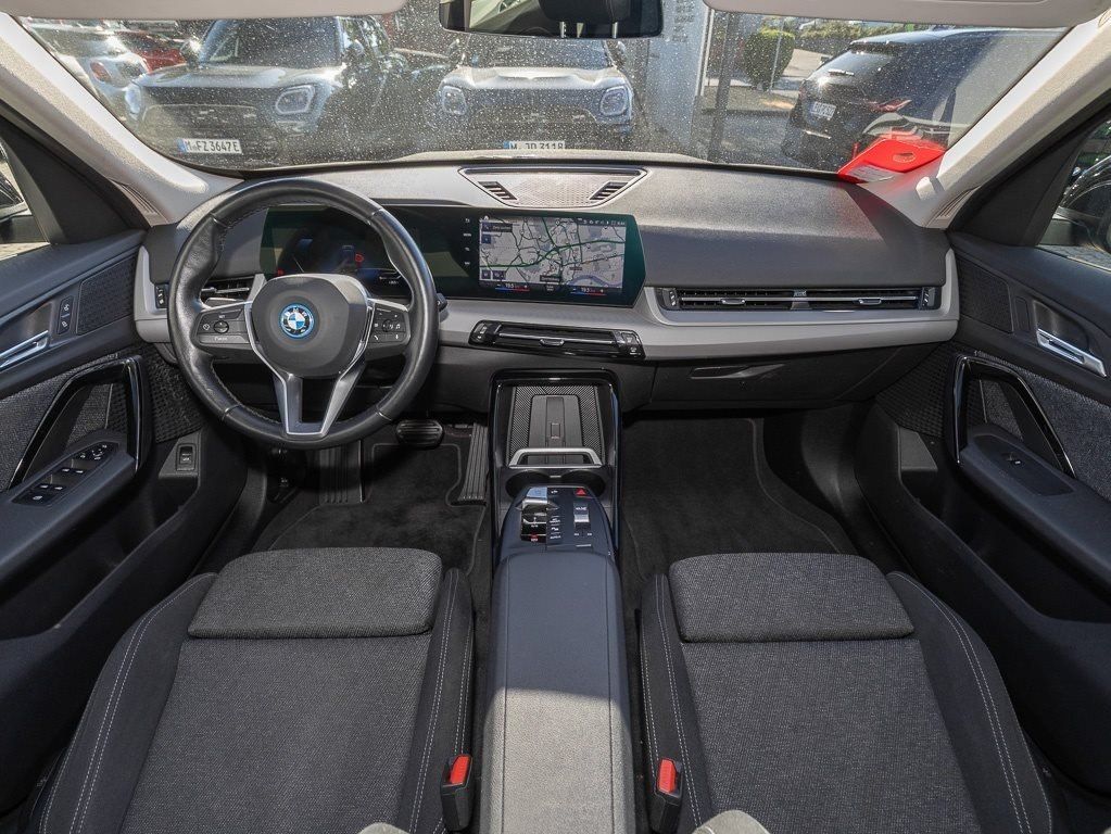 BMW iX1 - Bild 11