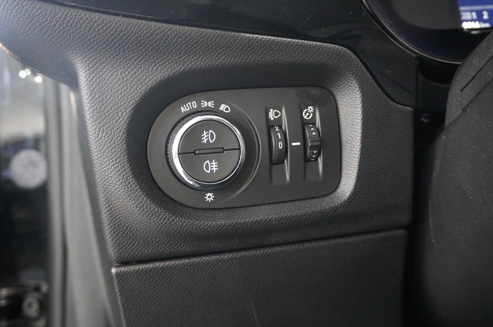 Fahrzeugabbildung Opel Corsa F 1.2 ELEGANCE NAVI/LED/KAMERA/SPORT/VIRT.