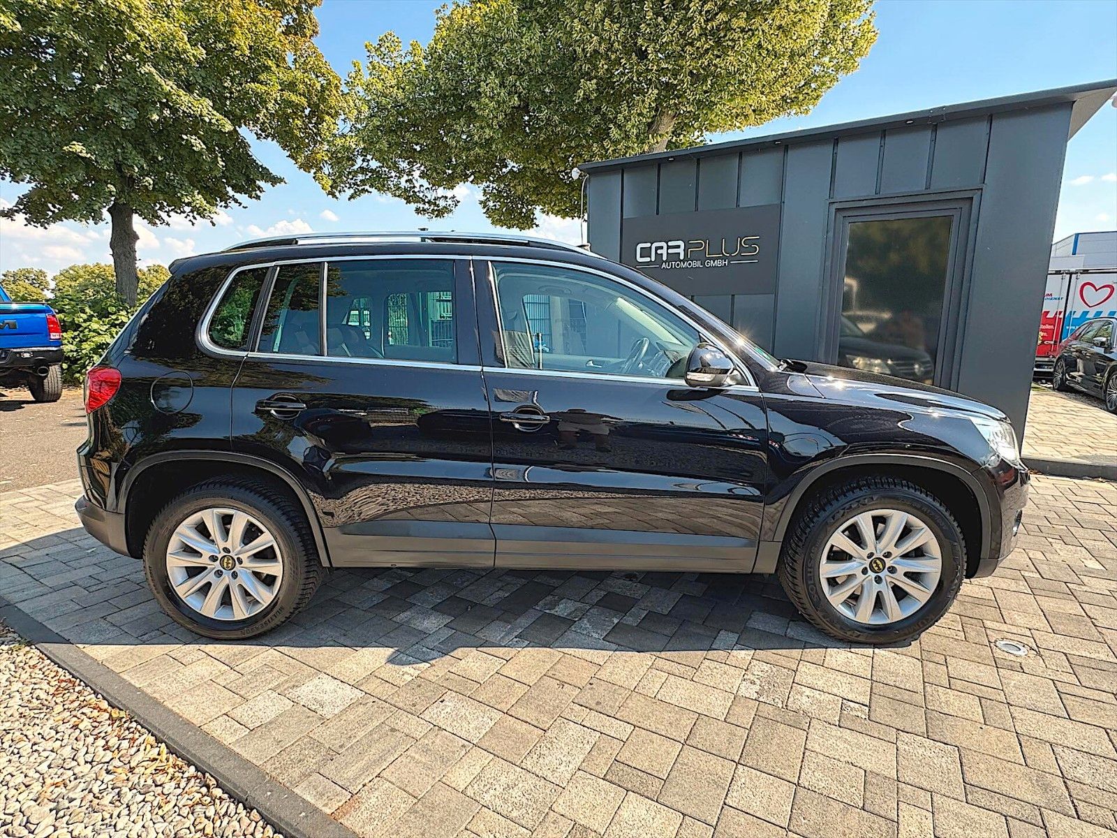 Fahrzeugabbildung Volkswagen Tiguan Sport & Style 4Motion *Pano*AHK*Klima*