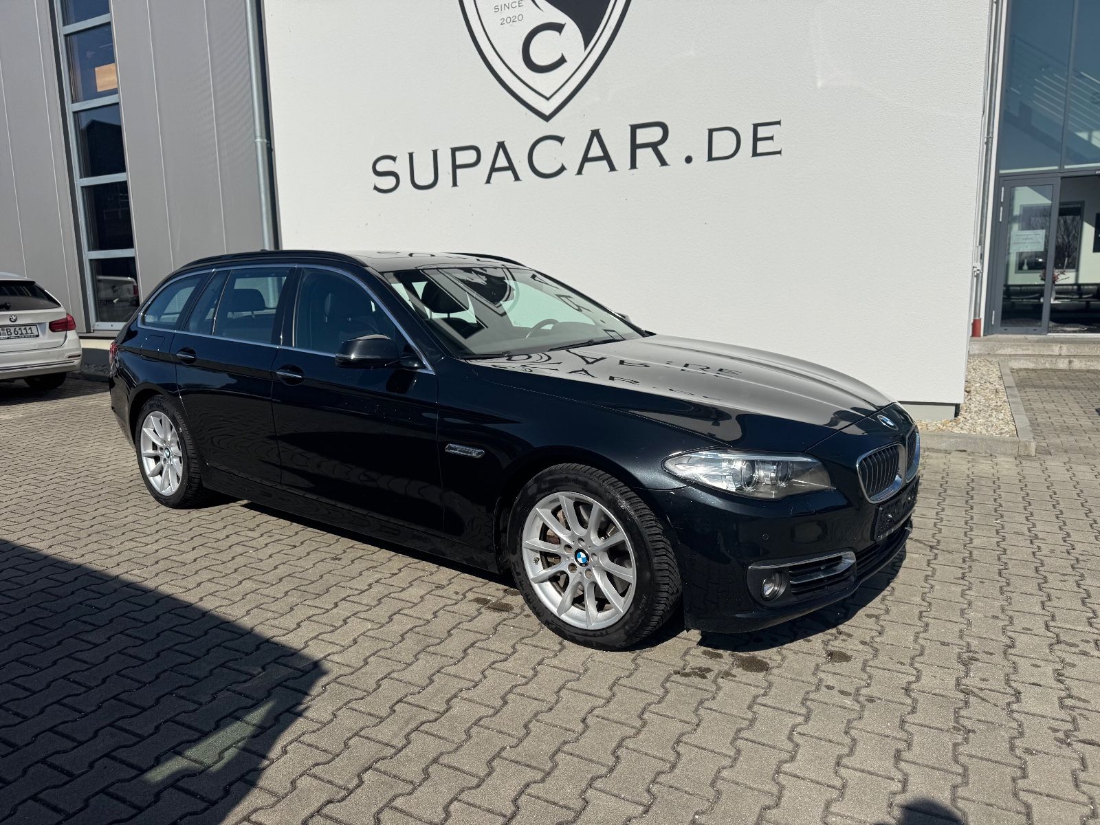 BMW 530d Touring*StHz*HUD*PANO*H&amp;K*Softclose*TOP