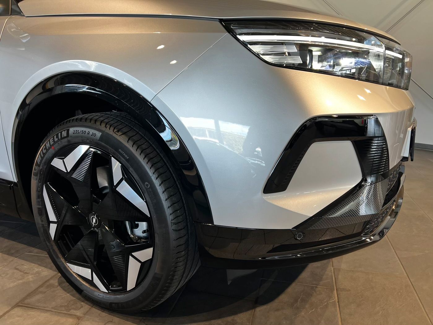 Opel Grandland Electric AWD Ultimate - 325 PS! imagem 2