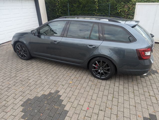 Skoda Octavia Combi RS 1 Hd. Amundsen