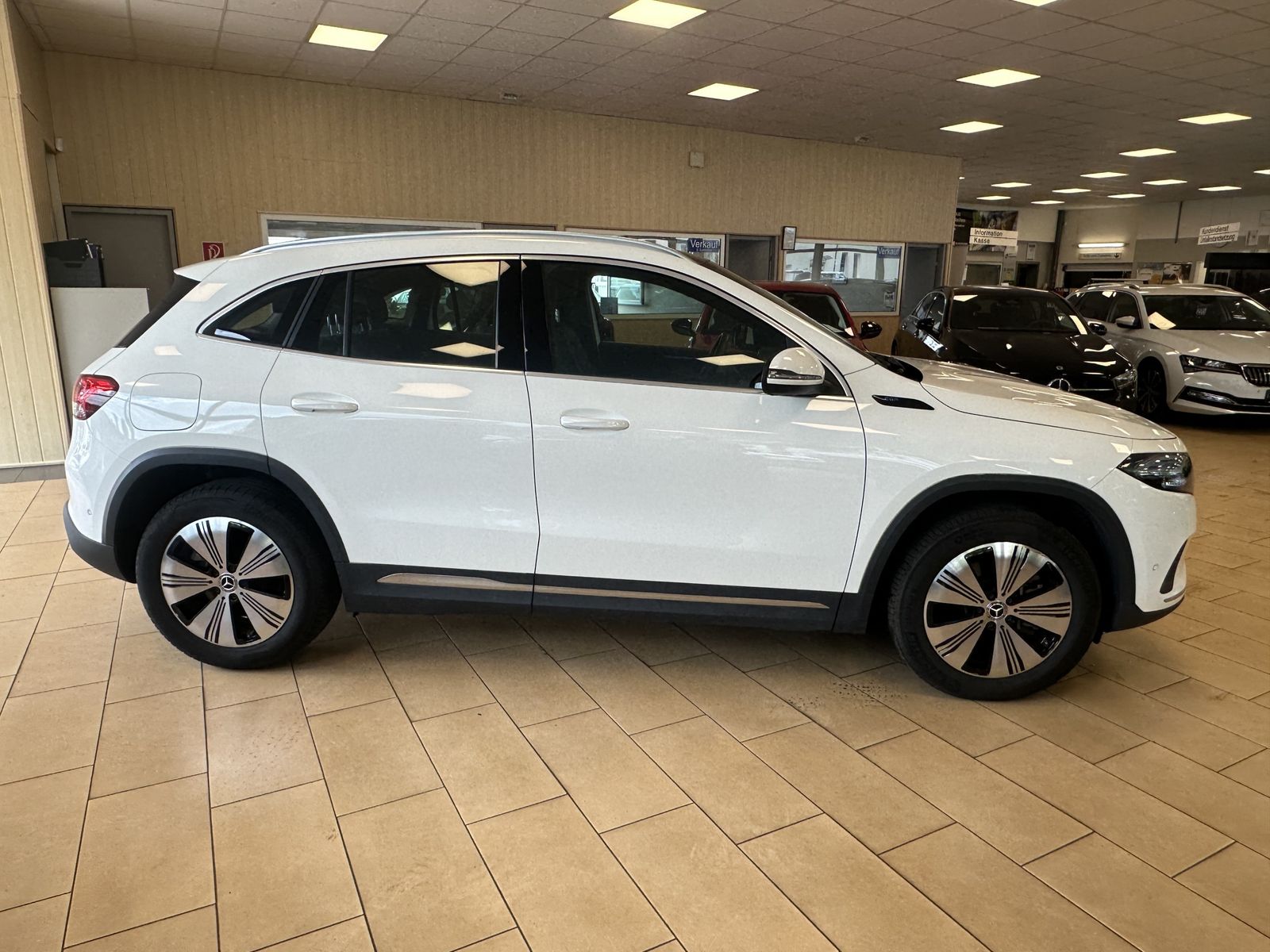 Mercedes-Benz EQA 250 Advanced*Pano*MBUX*CAM*Leder*Navi*SHZ foto 4