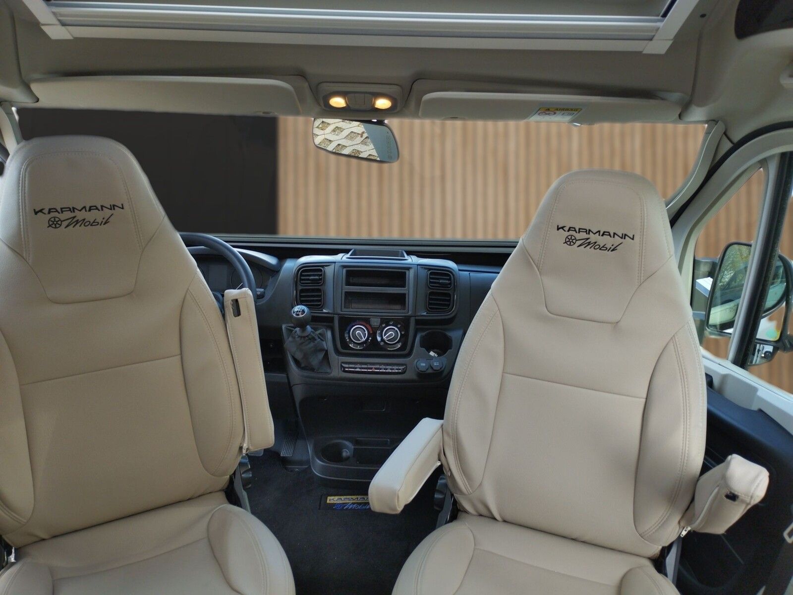 Fahrzeugabbildung Karmann Dexter DE 625