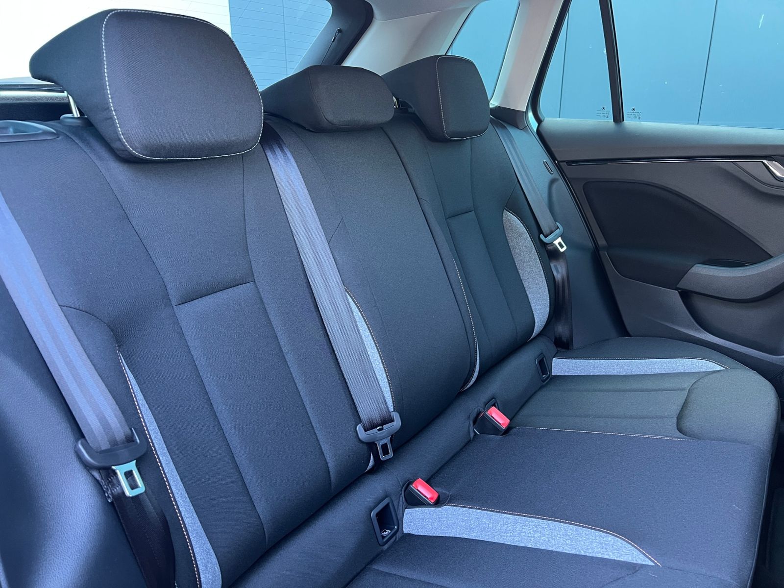 Fahrzeugabbildung SKODA Kamiq Tour 1.5 TSI DSG *BlackStyle, AHK, ACC, Ka