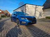 Skoda Octavia 2.0 TSI DSG RS Combi RS - Skoda Octavia: Blau, RS