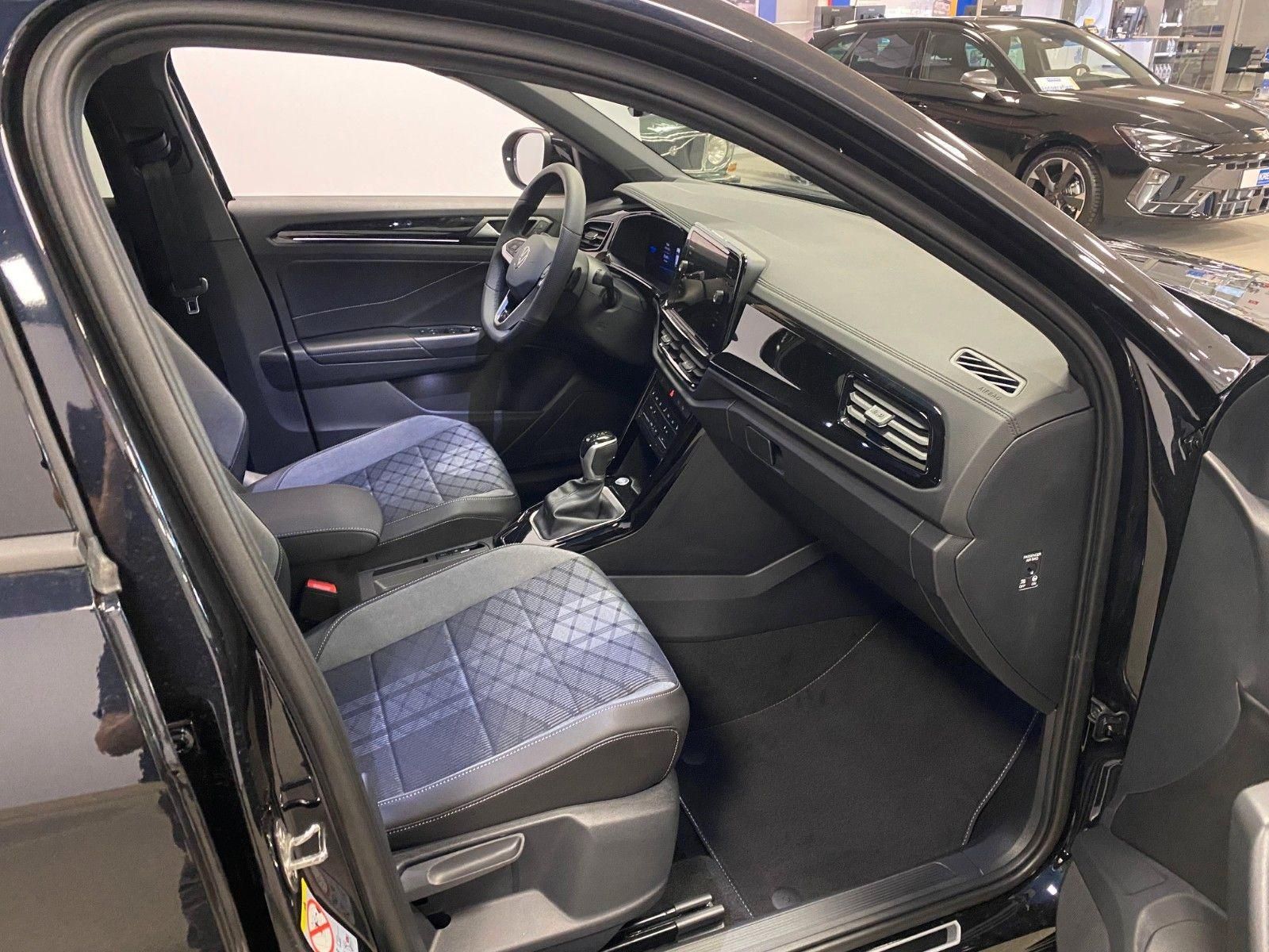 Fahrzeugabbildung Volkswagen T-Roc 2.0 TDI DSG R-Line+AHK+Black Style+19"ALU+