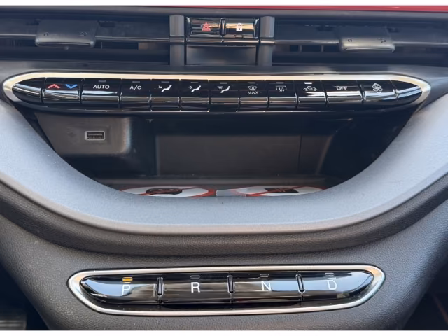 Fiat 500e Cabrio Red Navi Digitales Cockpit Klimaauto