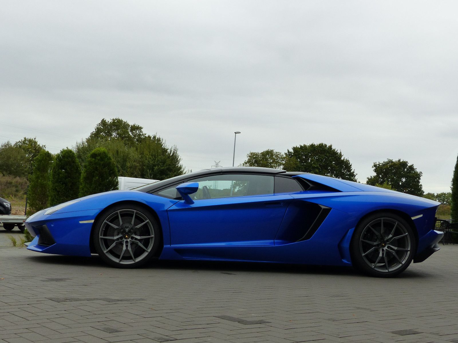 Fahrzeugabbildung Lamborghini Aventador LP 700-4 Roadster