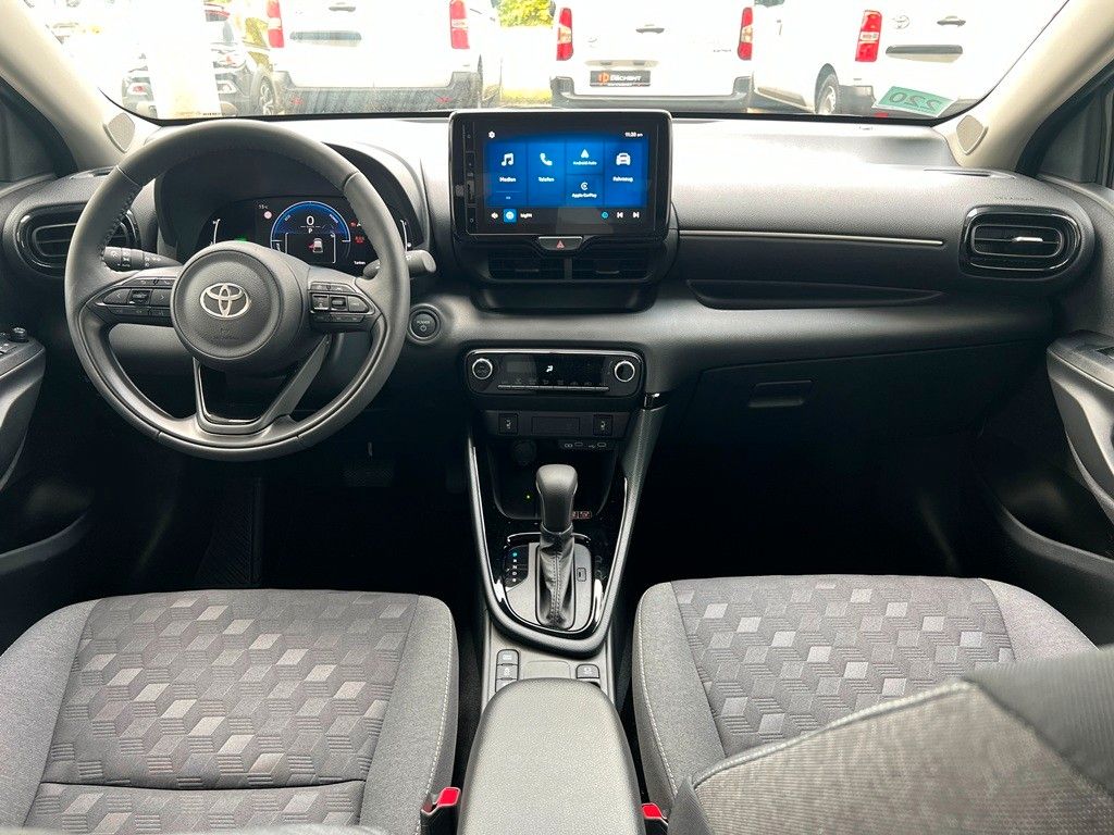 Fahrzeugabbildung Toyota Yaris Hybrid 1.5 Teamplayer Safety +Comfortpaket