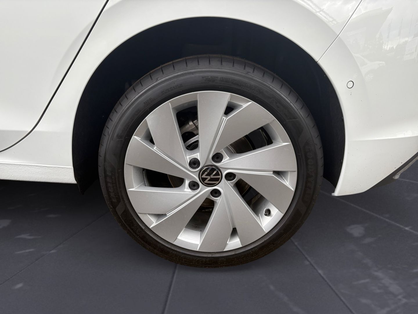 Volkswagen Golf 1.5 eTSI 85KW/116PS Energy + DSG + NAVI + P foto 14