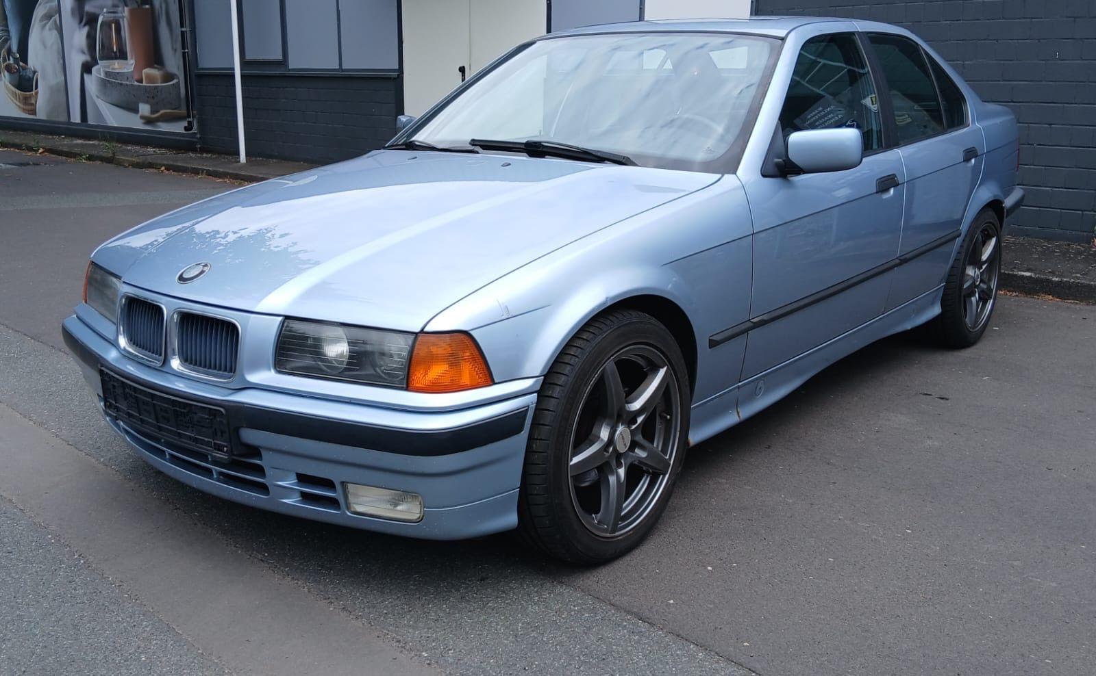 BMW 320