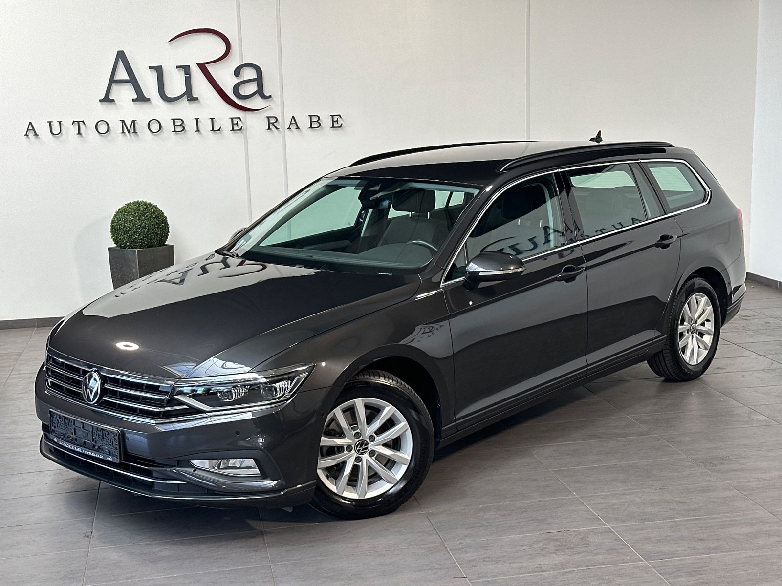 Fahrzeugabbildung Volkswagen Passat Variant 2.0 TDI DSG Business NAV+IQ-LIGHT