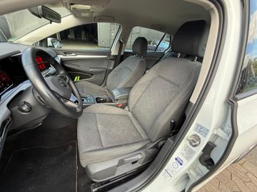 Volkswagen Golf - 8