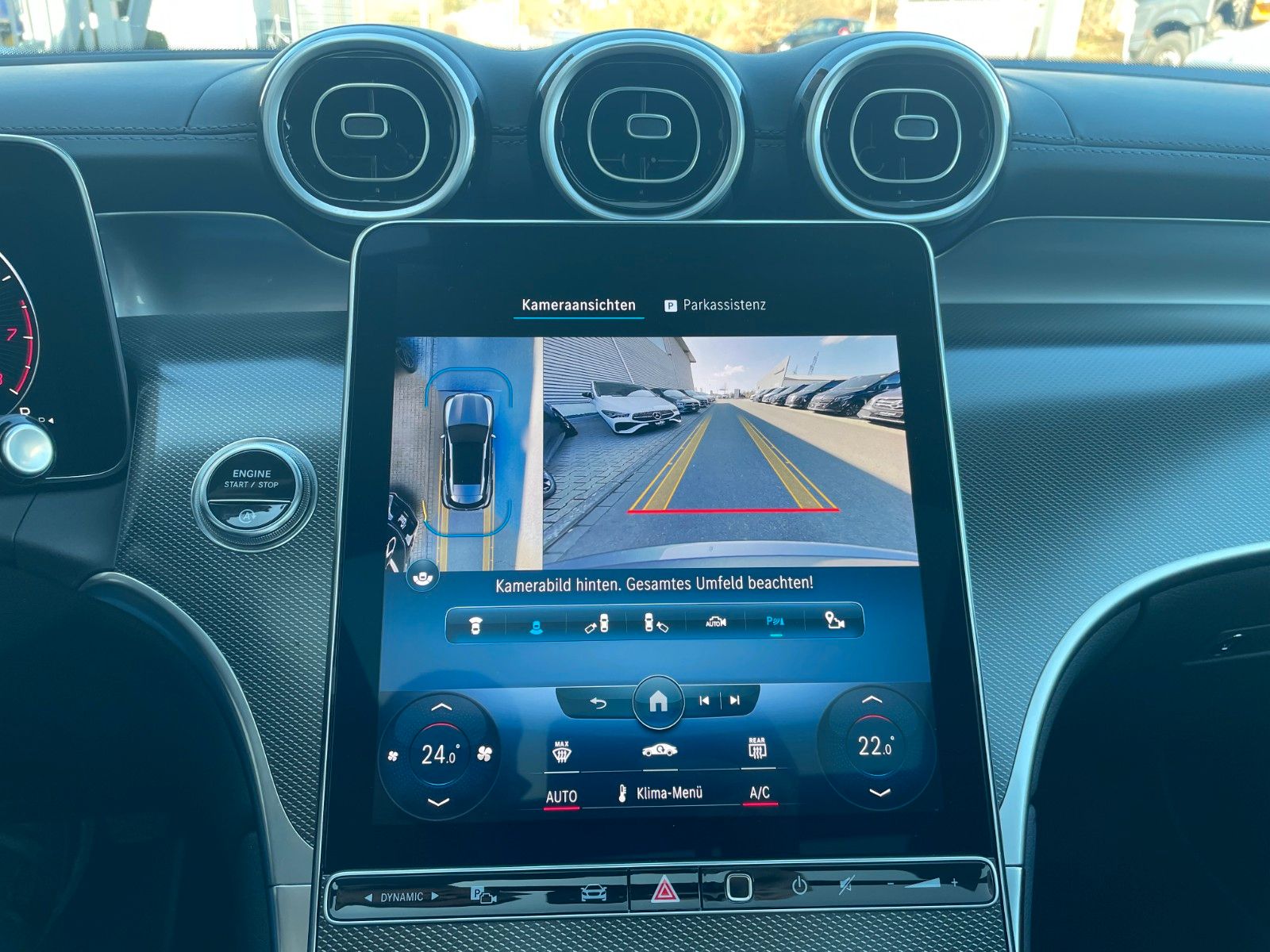 Fahrzeugabbildung Mercedes-Benz GLC 200 4M AVANTGARDE Pano+Burm+360°+Distr+Ambie