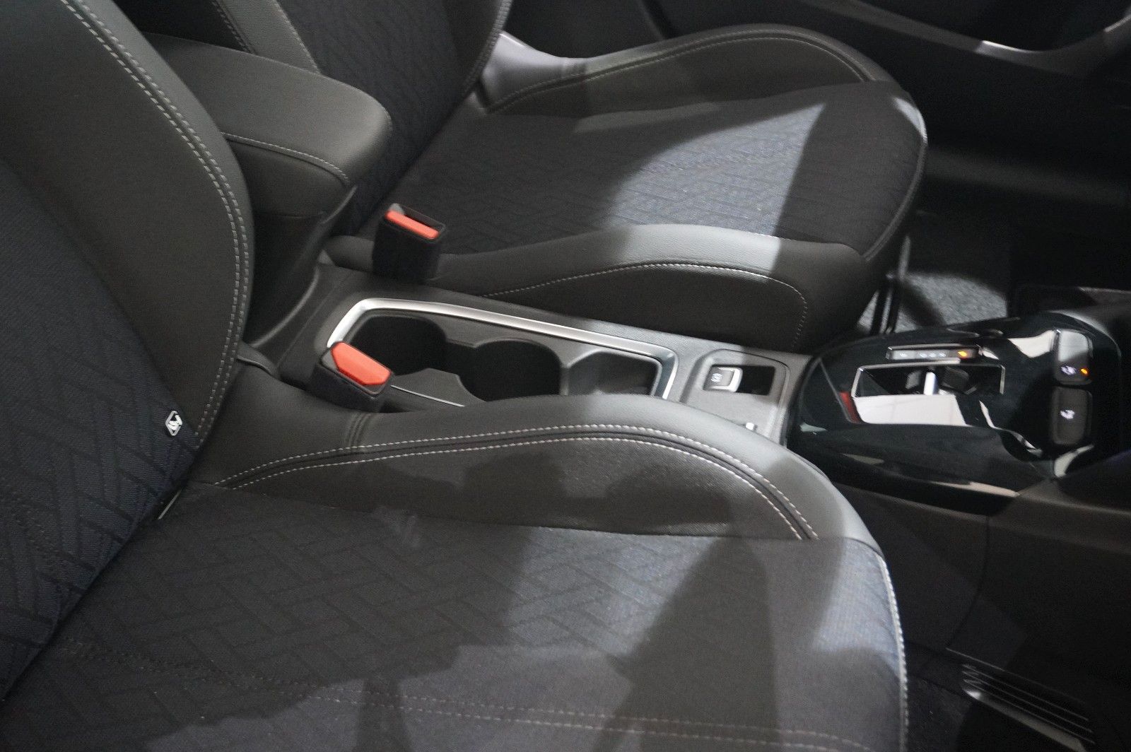 Fahrzeugabbildung Opel Corsa-e F ELEGANCE 3-PHASIG NAVI/LED/KAMERA/DAB+