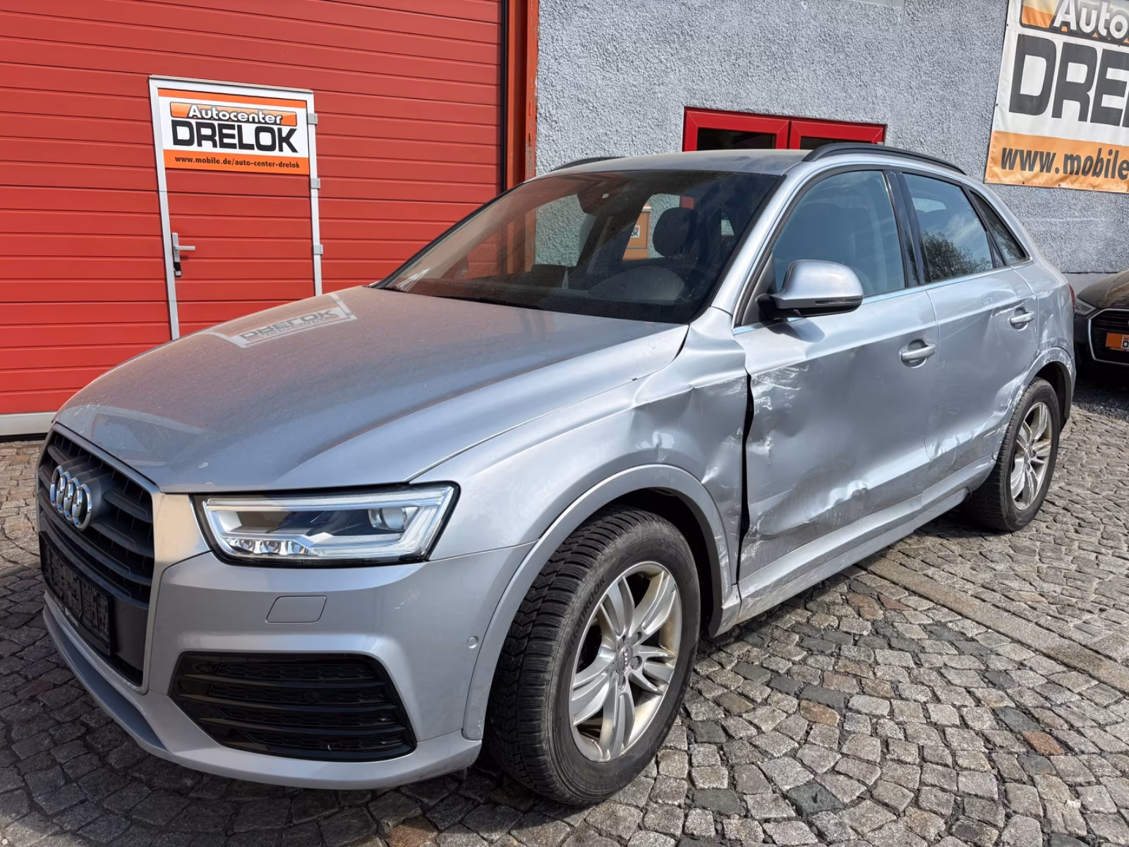 Audi Q3 2.0i SPORT QUATTRO S-tronic*AHK*LED*NAVI*FSE