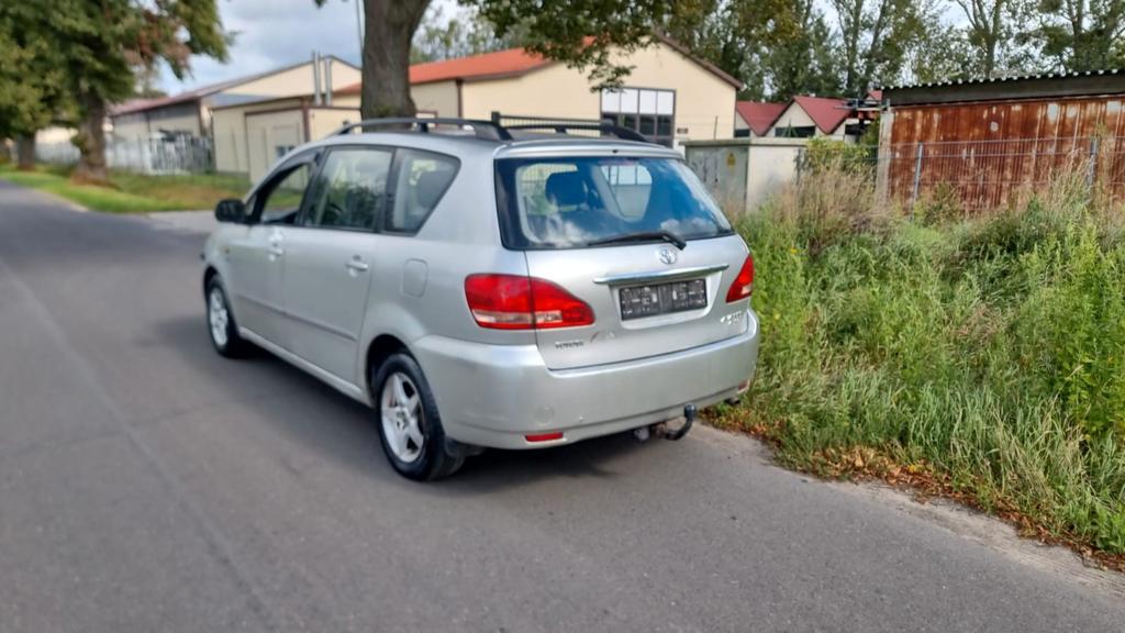 Toyota Avensis Verso