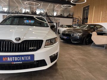 Skoda Octavia Combi RS *TEMPOMAT*NAVI*AHK*BI-XENON*