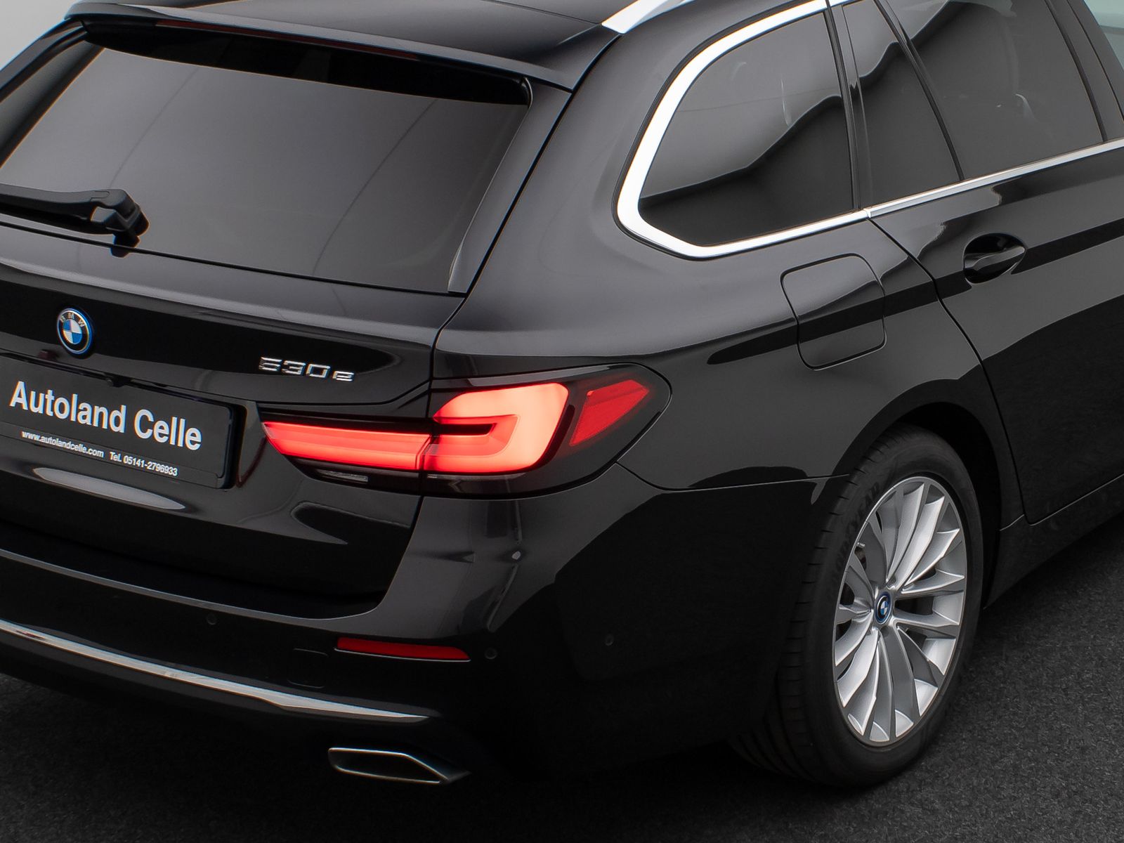 Fahrzeugabbildung BMW 530e xD Luxury Line KameraHUD DAB HiFi Komfort