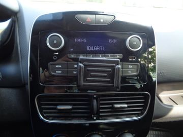 Bild 15 Renault Clio IV Limited 0.9 TCE KLIMA GJR USB BT TEMPOMA
